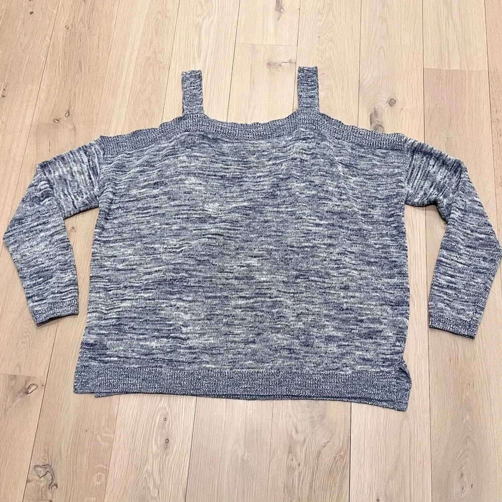 Stitches and Stripes Long Sleeve Cold Shoulder Sweater Marled Blue Medium - Picture 4 of 11